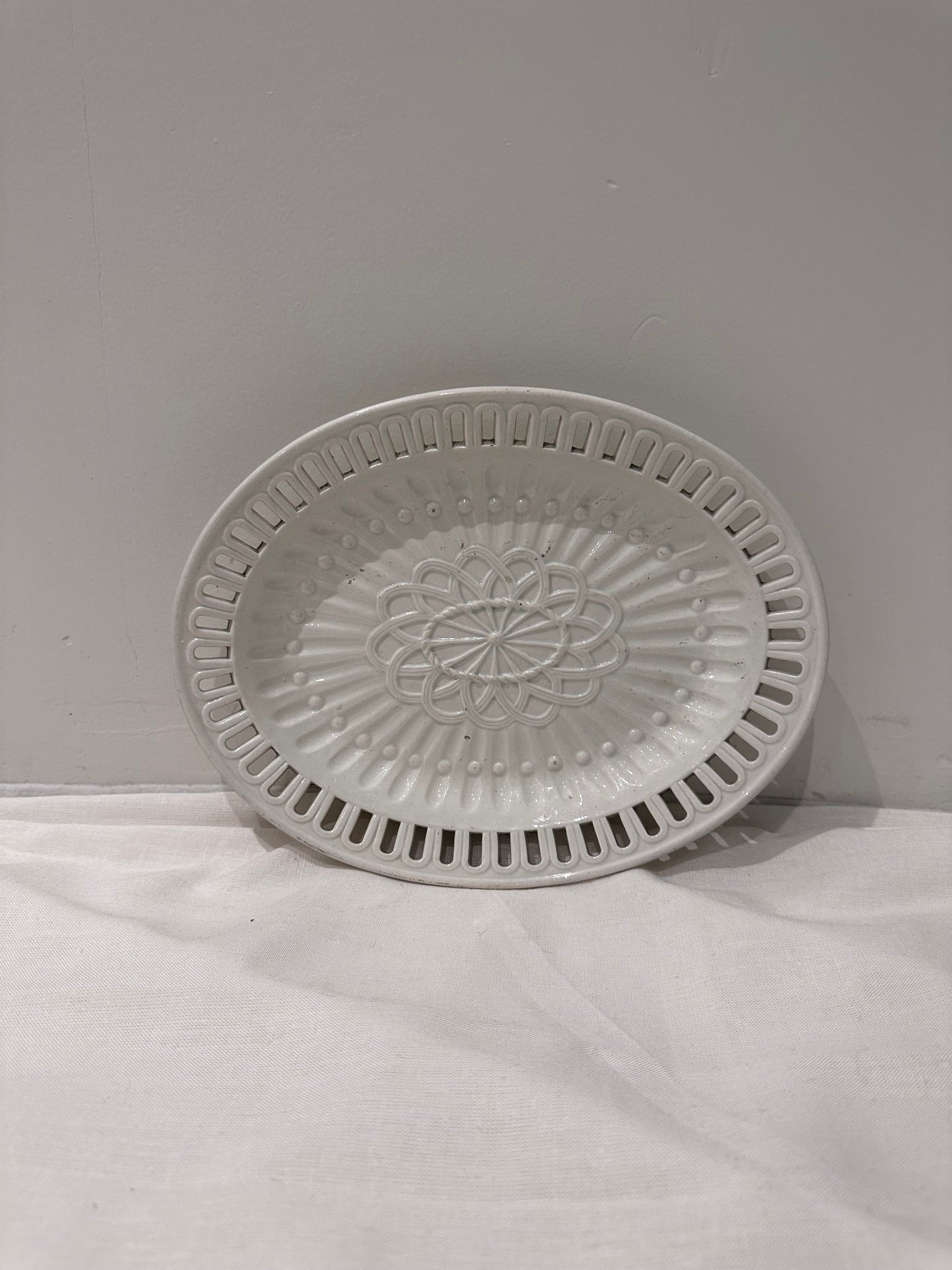 Oval Reticulated Dish