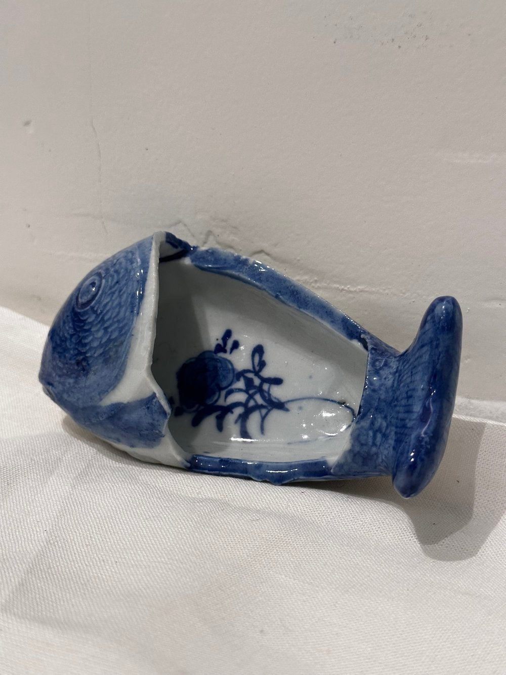 Japanese Imari Brush Wash Shaped as a Fish